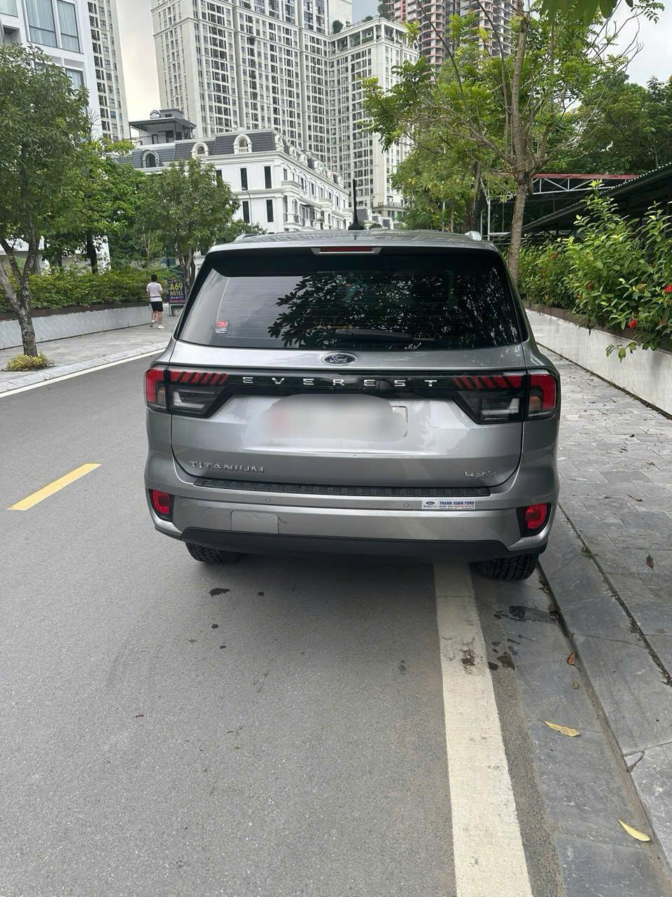 chính chủ cần bán xe Ford Everest 20222157332