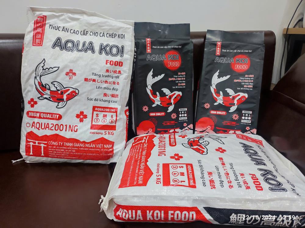 Thức ăn Aqua Koi dành cho cá Koi với giá cả hợp lý và phải chăng.2085673