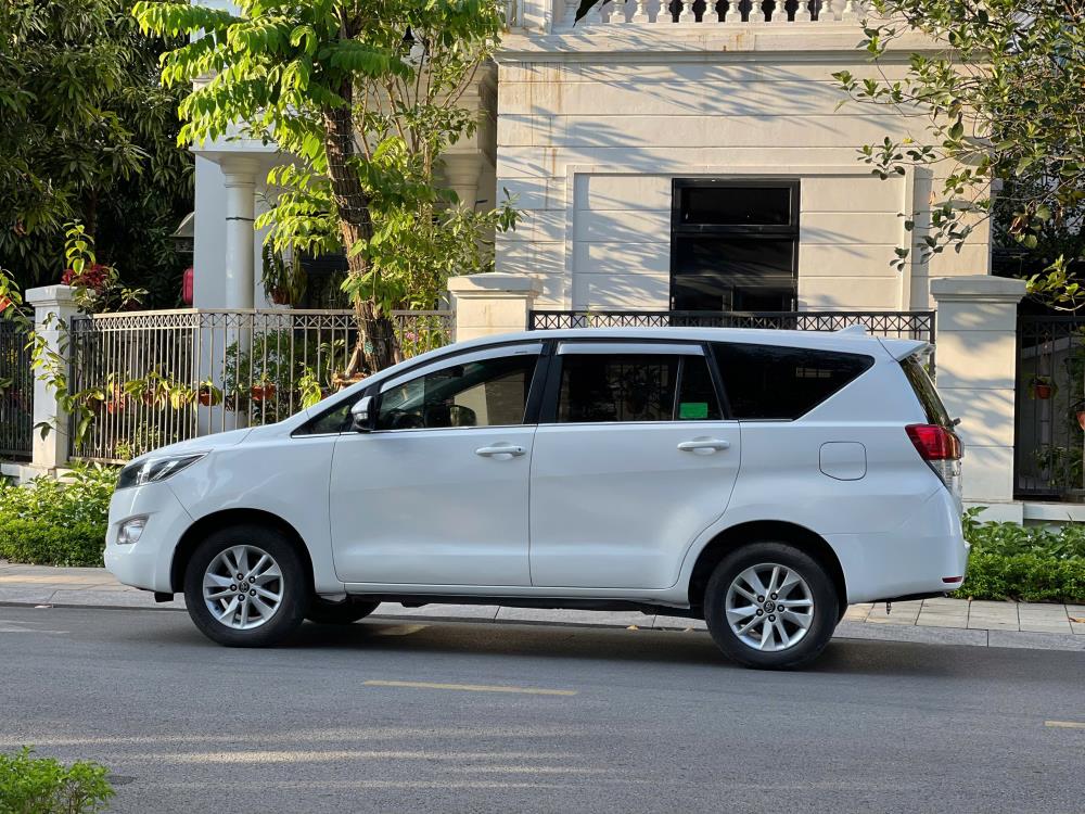 Innova 2018E MT, xe đẹp xuất sắc cho các bác về khởi nghiệp. 2083013