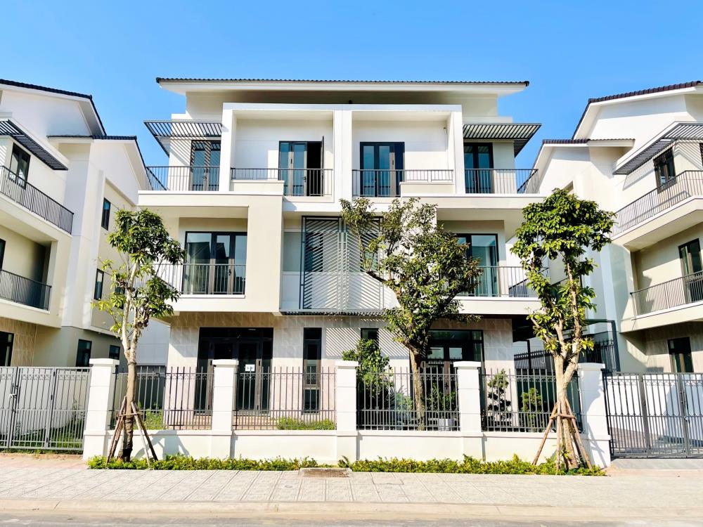 Cần bán căn biệt thự 180m2, 3 tầng, vị trí đẹp, sát Ninh Hiệp giá Bắc Ninh2099907