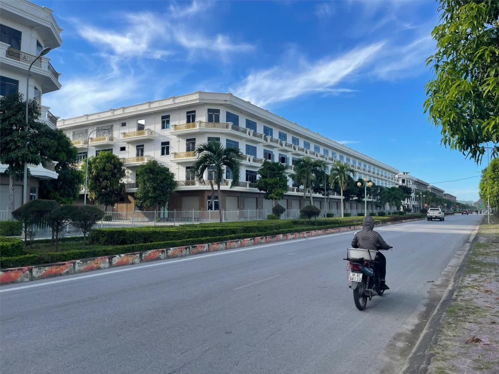 SHOPHOUSE MẶT ĐẠI LỘ, BÀN GIAO SỔ. KINH DOANH NGAY. KĐT XUÂN HƯNG TP.THANH HÓA.  CĐT: 0966 343 9692079521