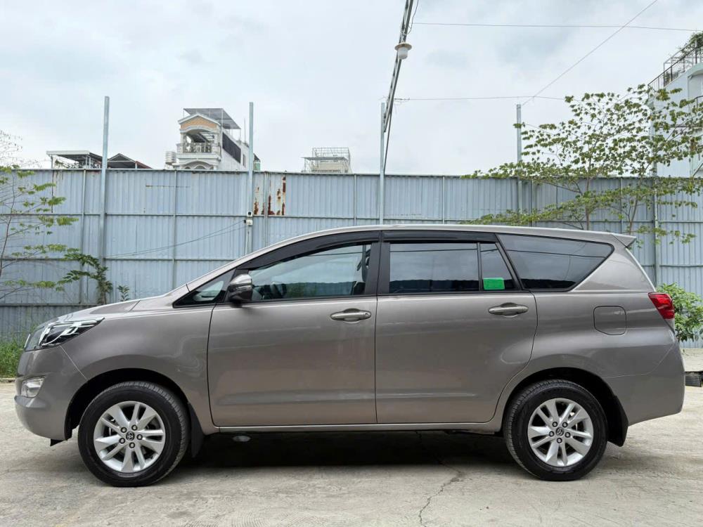 Chính chủ bán xe Innova 2019 2.0E Sàn tự động2230515