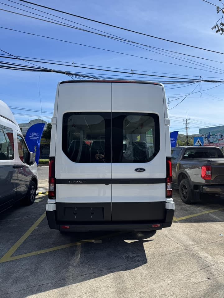 Ford Transit 2024 Premium 16 góp chỉ từ 8 triệu2287744