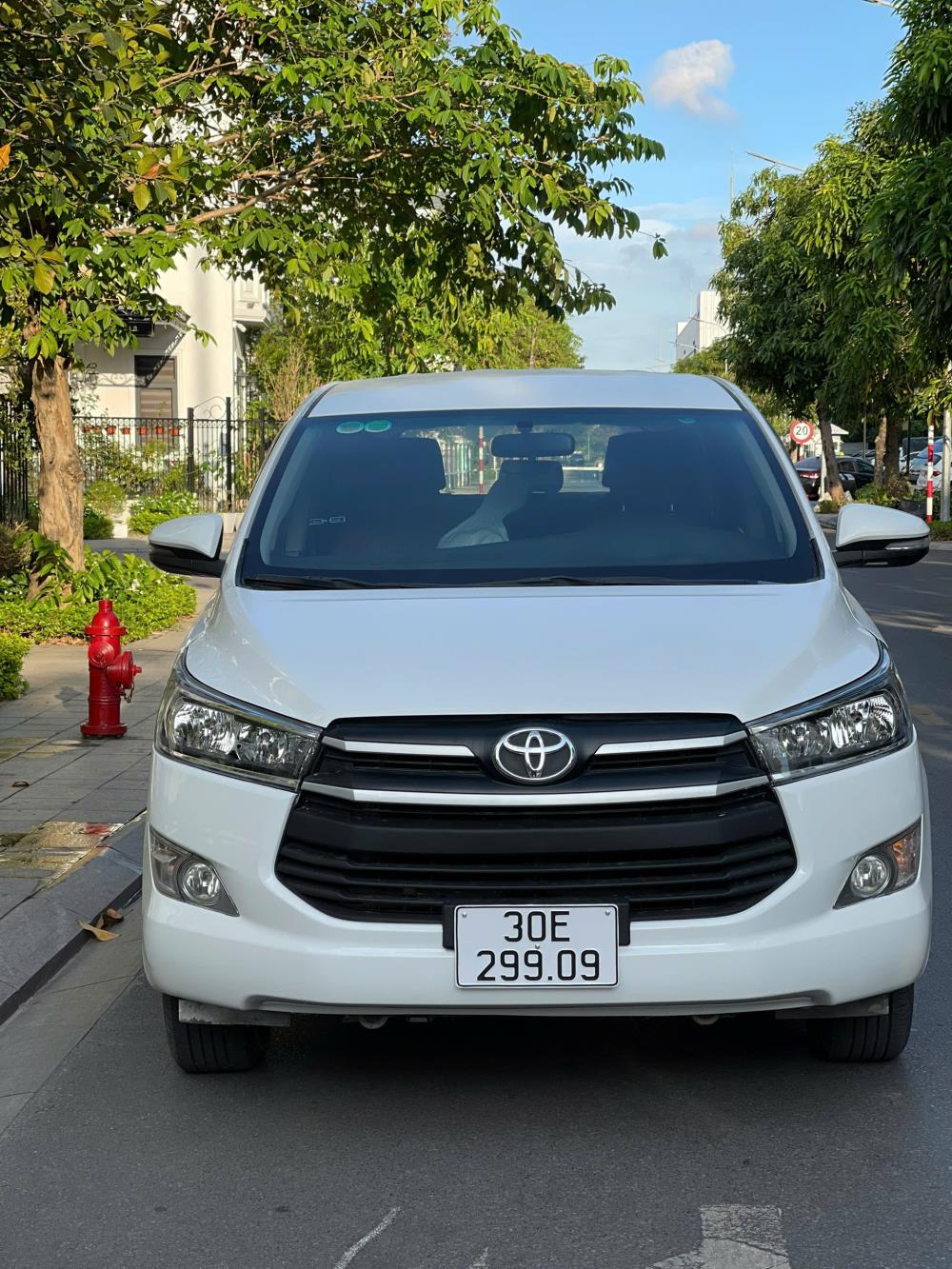 Innova 2018E MT, xe đẹp xuất sắc cho các bác về khởi nghiệp. 2083017