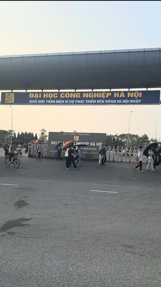 BÁN ĐẤT TẶNG NHÀ - Mặt đường Ngô Gia Tự trục chính kinh doanh sầm uất2183600