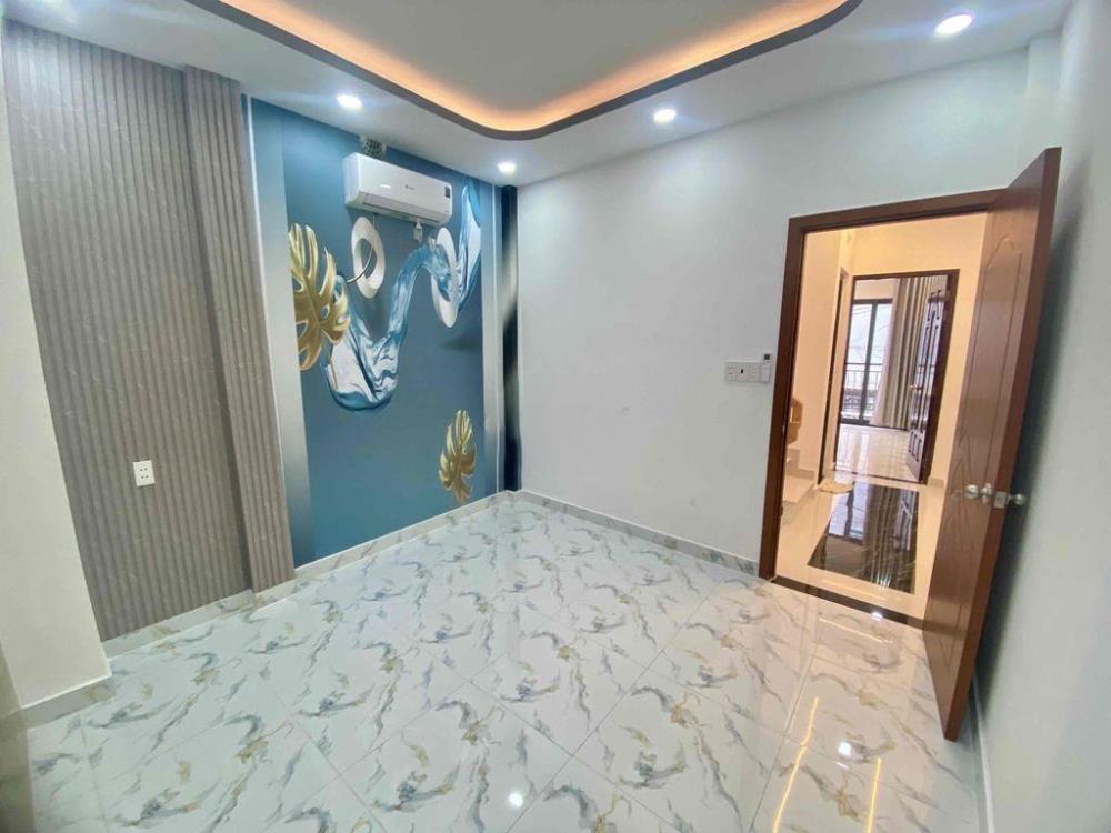 Cho thuê nhà 3 tầng, 4PN, 130m², Phan Huy Ích, Tân Bình - 13 triệu2310443