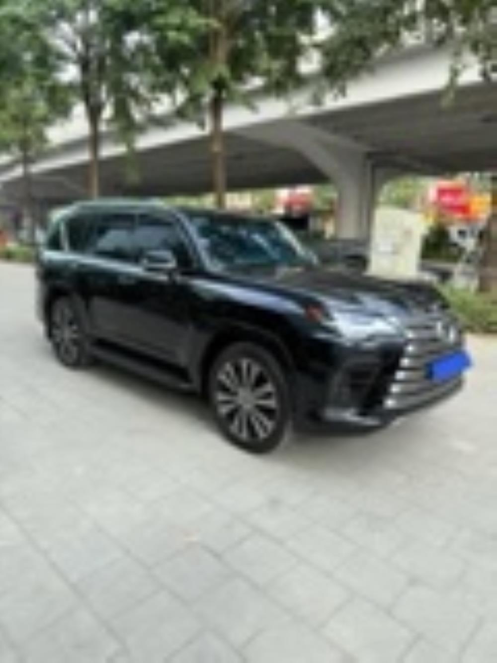 Bán Lexus LX600 Urban 7 chỗ,sản xuất 2023, lăn bánh 8000 Km xe như mới2084616