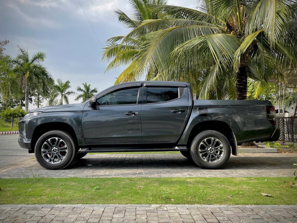 BÁN XE  MITSUBISHI TRITON PREMIUM 4X4 2 CẦU SẢN XUẤT NĂM 20202310044