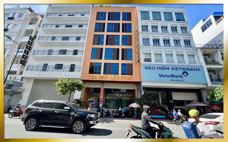 Cho thuê văn phòng mặt tiền Bạch đằng sát sân bay, văn phòng ốp kính thoáng đã, hầm xe rộng rãi2108433