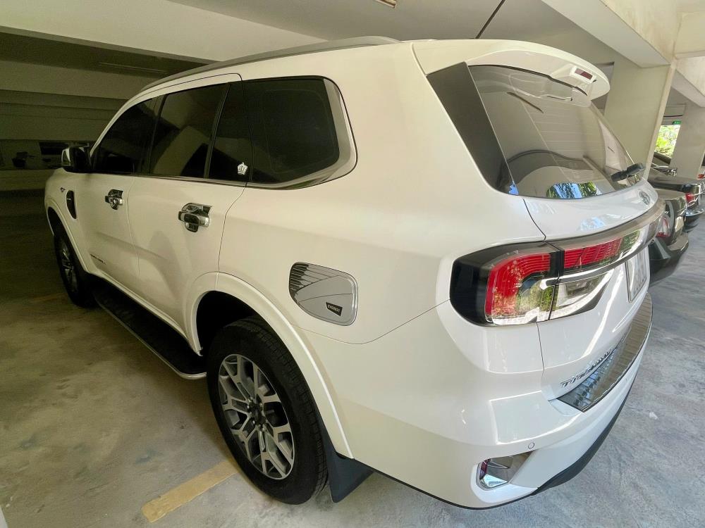    Ford Everest 2022 Titanium 2.0L AT 4x2 - 14800 km2095014