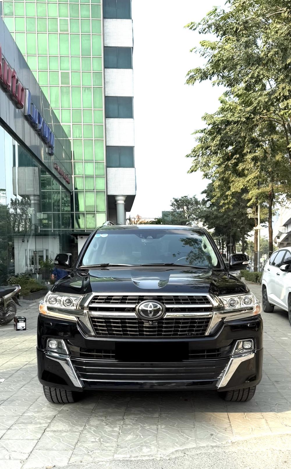 Bán Toyota Land Cruiser 5.7 VXS Trung Đông, sản xuất 2020, 1 chủ.2131235