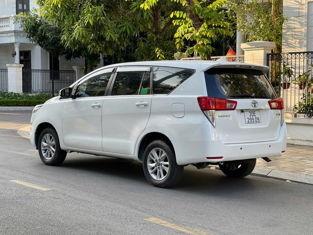 Innova 2018E MT, xe đẹp xuất sắc cho các bác về khởi nghiệp. 2083018