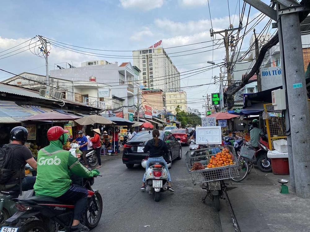 Khan hiếm - Nhà 3 tầng góc 2 mặt tiền chợ Đo Đạc, ngang 4.2m, sổ hồng hoàn công, giá siêu rẻ2112576