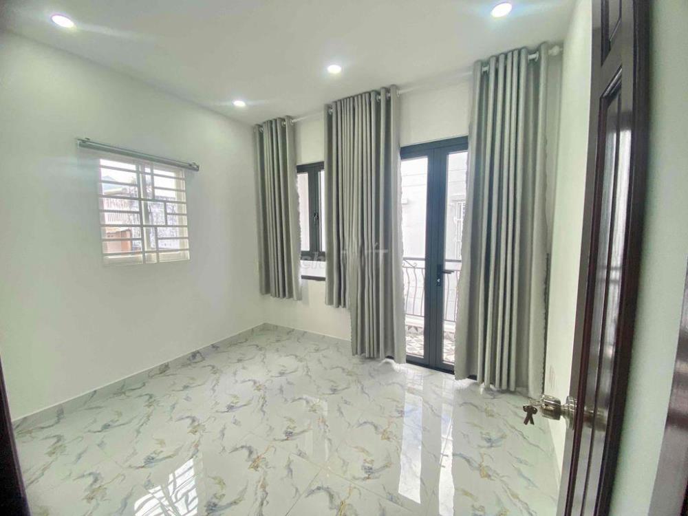 Cho thuê nhà 3 tầng, 4PN, 130m², Phan Huy Ích, Tân Bình - 13 triệu2310442