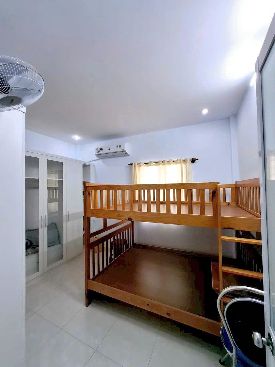 CHO THUÊ NHÀ NGUYÊN CĂN FULL NỘI THẤT HẺM XE HƠI 88M2, 2 TẦNG, KHO B – THỊ TRẤN NHÀ BÈ2110997