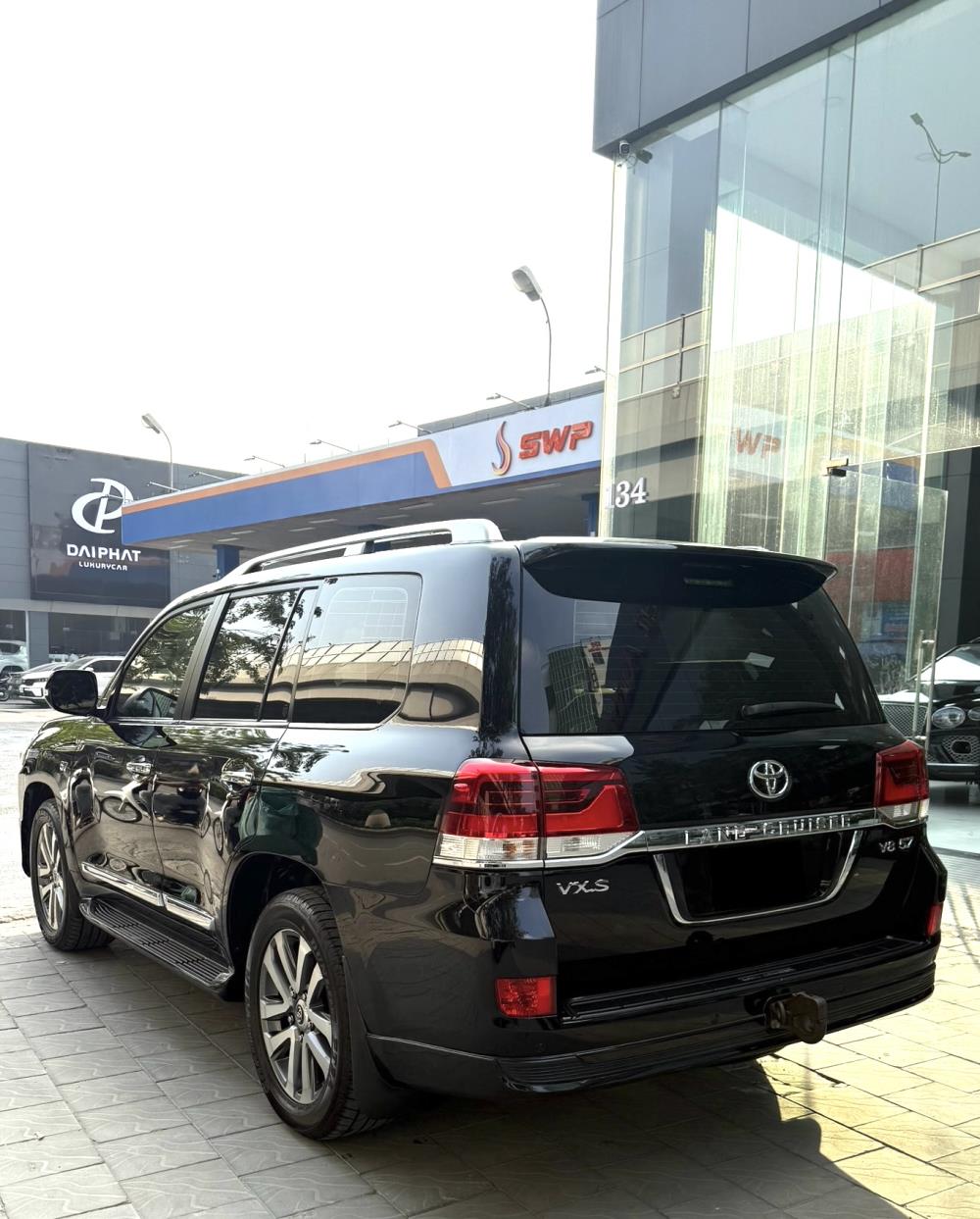 Bán Toyota Land Cruiser 5.7 VXS Trung Đông, sản xuất 2020, 1 chủ.2131237