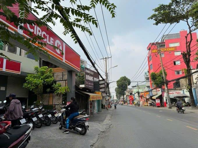 BÁN GẤP 1.400M² MẶT TIỀN KINH DOANH ĐỈNH THỐNG NHẤT, P.11, GÒ VẤP2144176