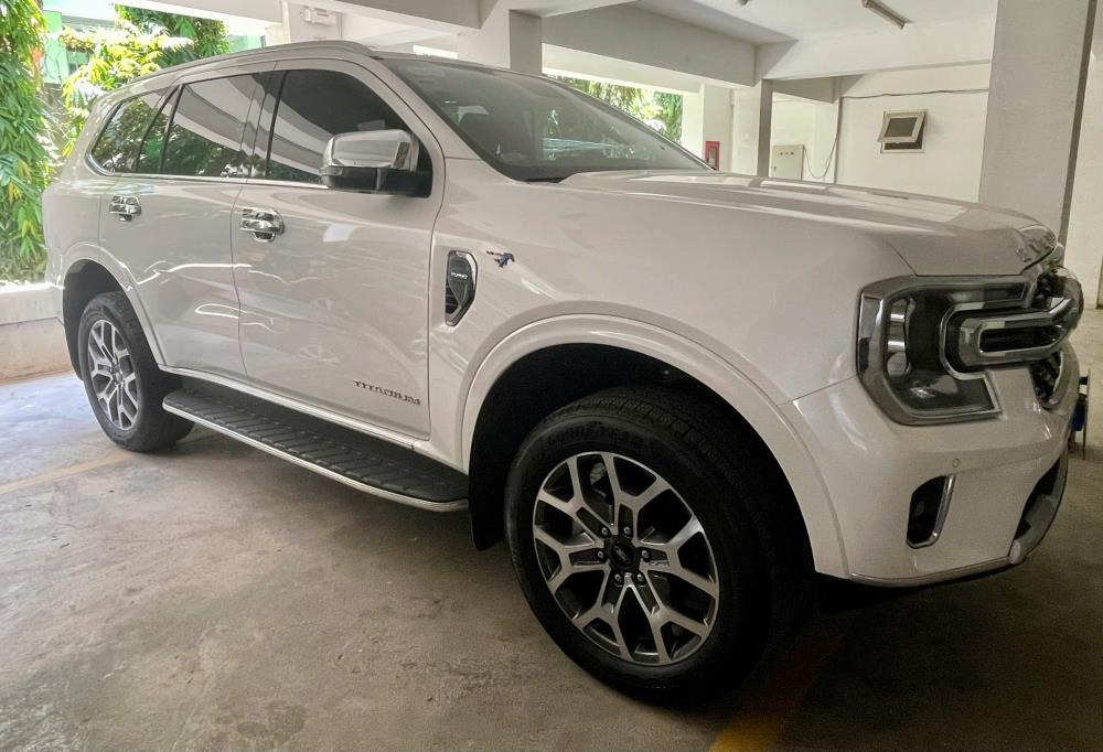    Ford Everest 2022 Titanium 2.0L AT 4x2 - 14800 km2095012