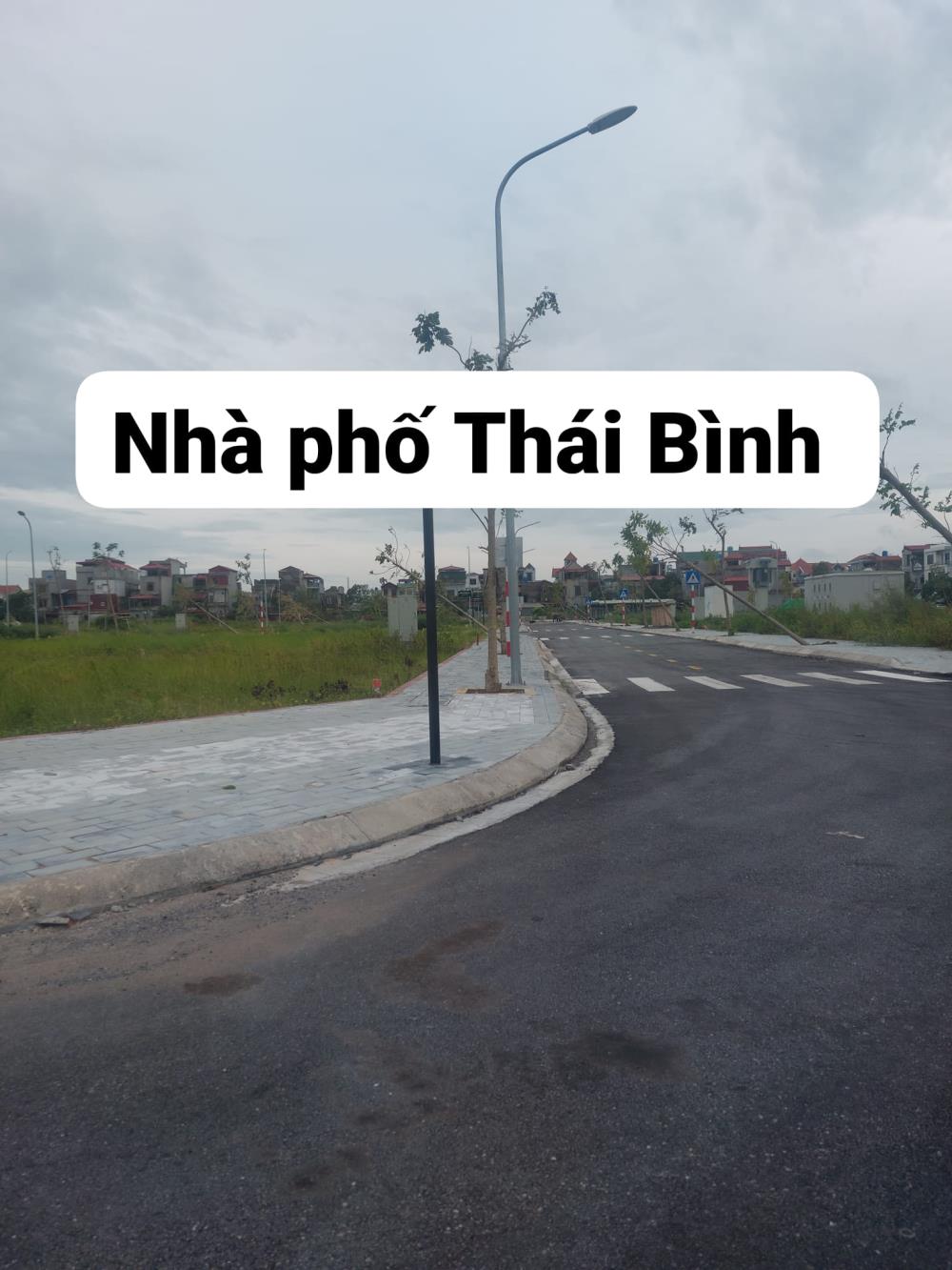 BÁN GẤP NHÀ 4 TẦNG MẶT TIỀN RỘNG -  vị trí kinh doanh ĐẮC ĐỊA NHẤT THỊ TRẤN ĐÔNG HƯNG2130625