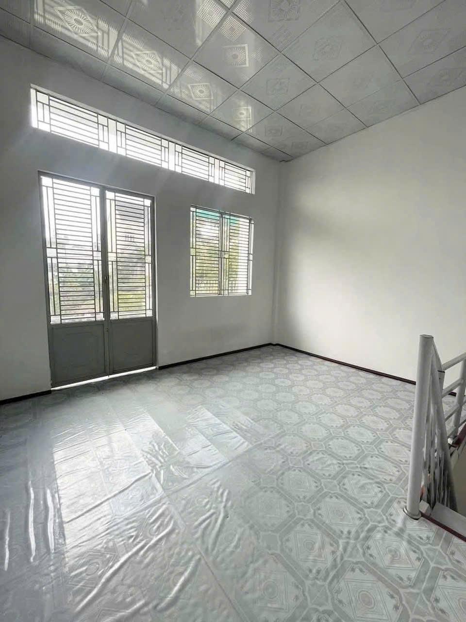 Cho thuê nhà 7 triêụ khu dân cư Hồng Phát cách Hoàng Quốc Việt 50m2264596