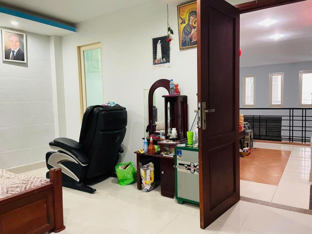 BÁN NHÀ HẺM 6M , 7C VÔ NHÀ , TÂN HẢI - TÂN BÌNH - 13,8 TỶ - 104M² - 4 TẦNG - 4PN - 5WC .2286566