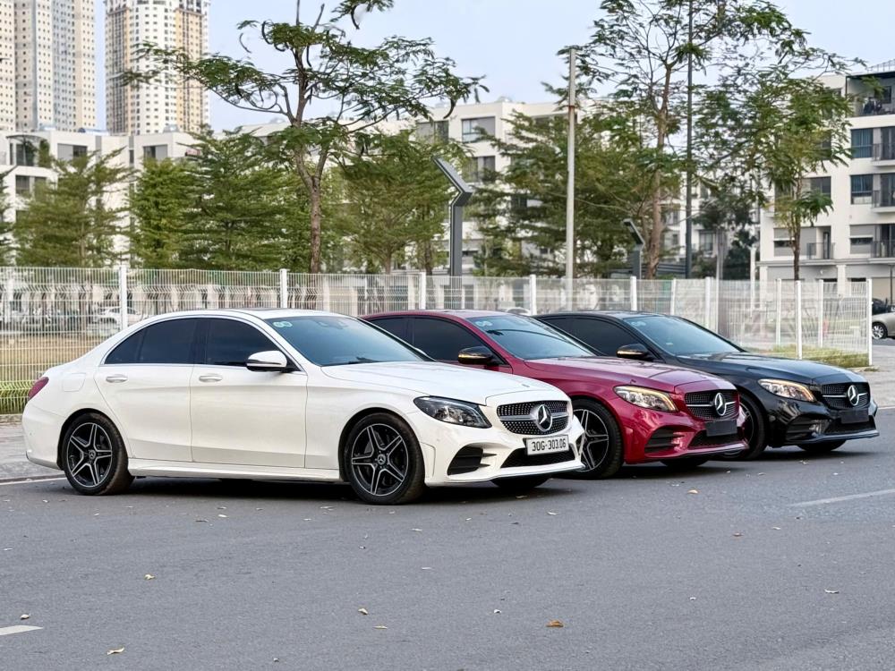 SẴN BA BÉ HẠT TIÊU MERCEDES CHỜ KHÁCH 2231290