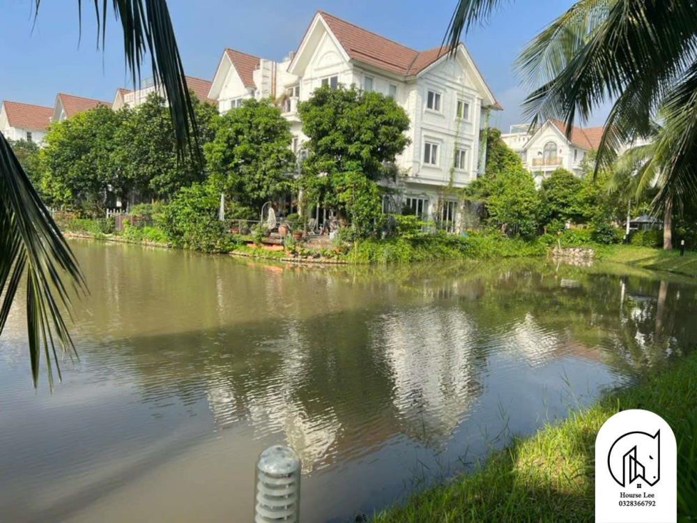 Bán biệt thự Vin Riverside Long Biên đường Anh Đào view hồ ở thoáng mát 258m 4 tầng, 93 tỷ2124315