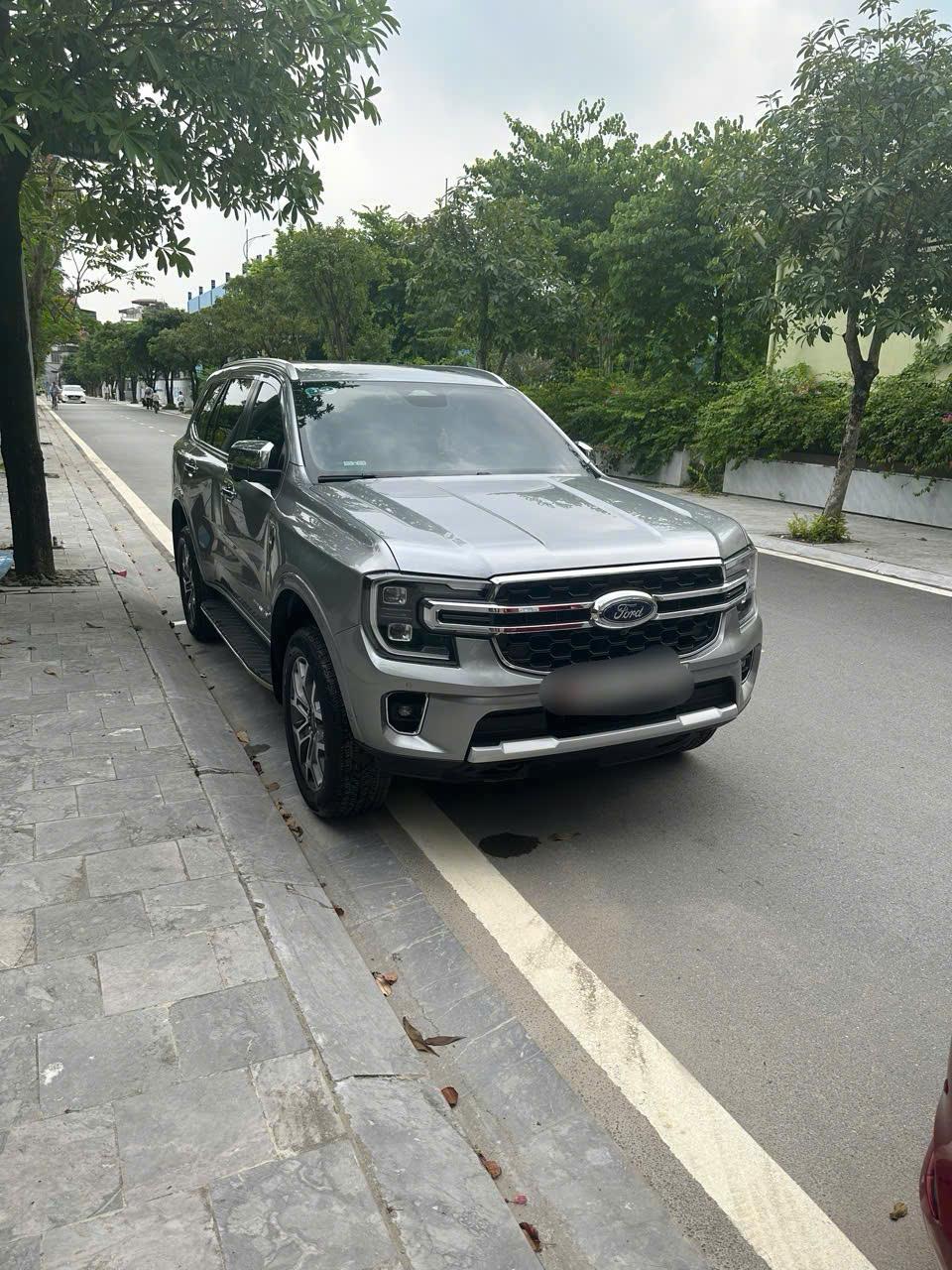 chính chủ cần bán xe Ford Everest 20222157334