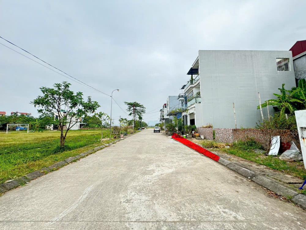 Bán đất Thanh Xuân, Sóc Sơn, HN. Đường 6m, vỉa hè, veiw sân bóng. DT 87m, giá 3,1 tỷ.2097153