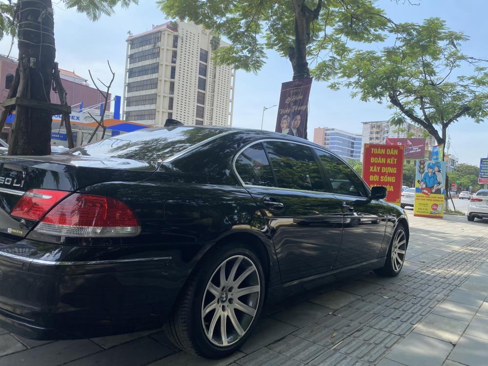 Bán xe Bmw 750Li sản xuất 2006, đăng ký lần đầu 2007, giá bán 270 triệu. 2106320