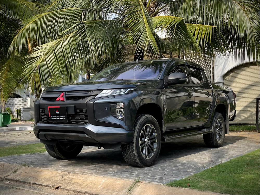 BÁN XE  MITSUBISHI TRITON PREMIUM 4X4 2 CẦU SẢN XUẤT NĂM 20202310045