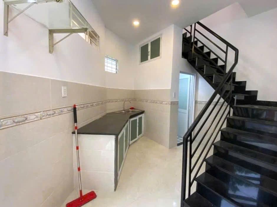 NHÀ MỚI Ở NGAY, Gần chợ Thủ Đức, dtsd 82m2, hẻm xe Hơi, chỉ 4 tỷ hơn.2118895