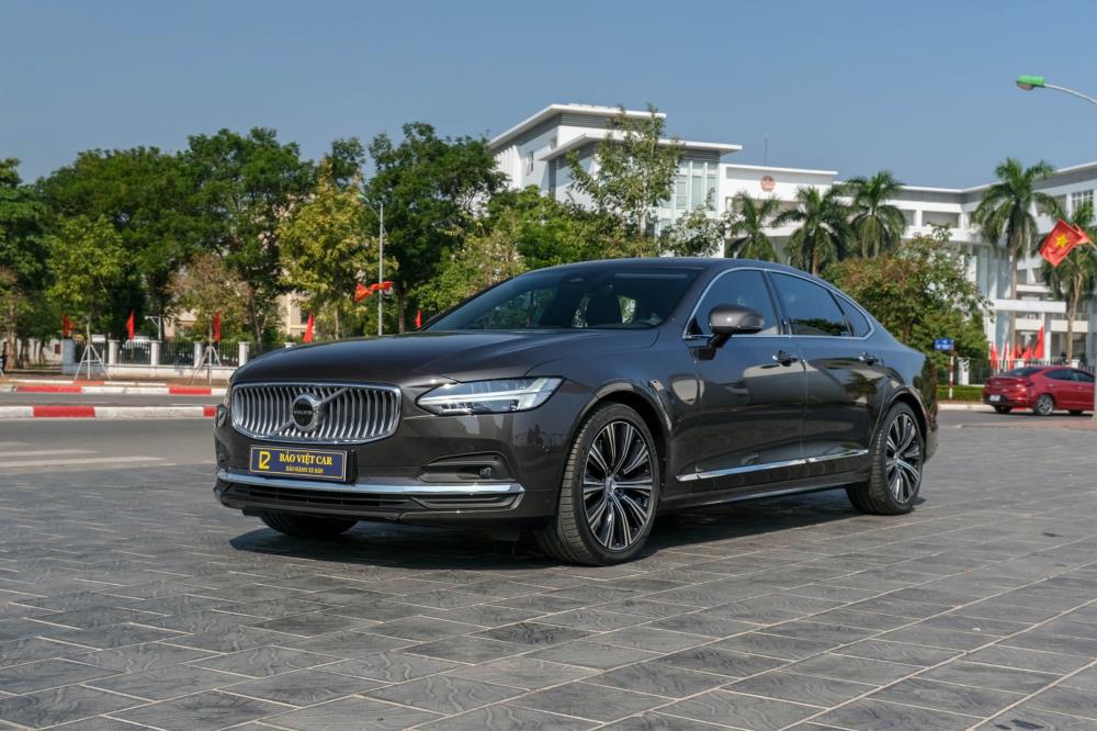 Bán nhanh xe Volvo S90 B6 Ultimate phiên bản 2023 màu Xám Platinum Grey - Nội thất nâu Cafe2230654