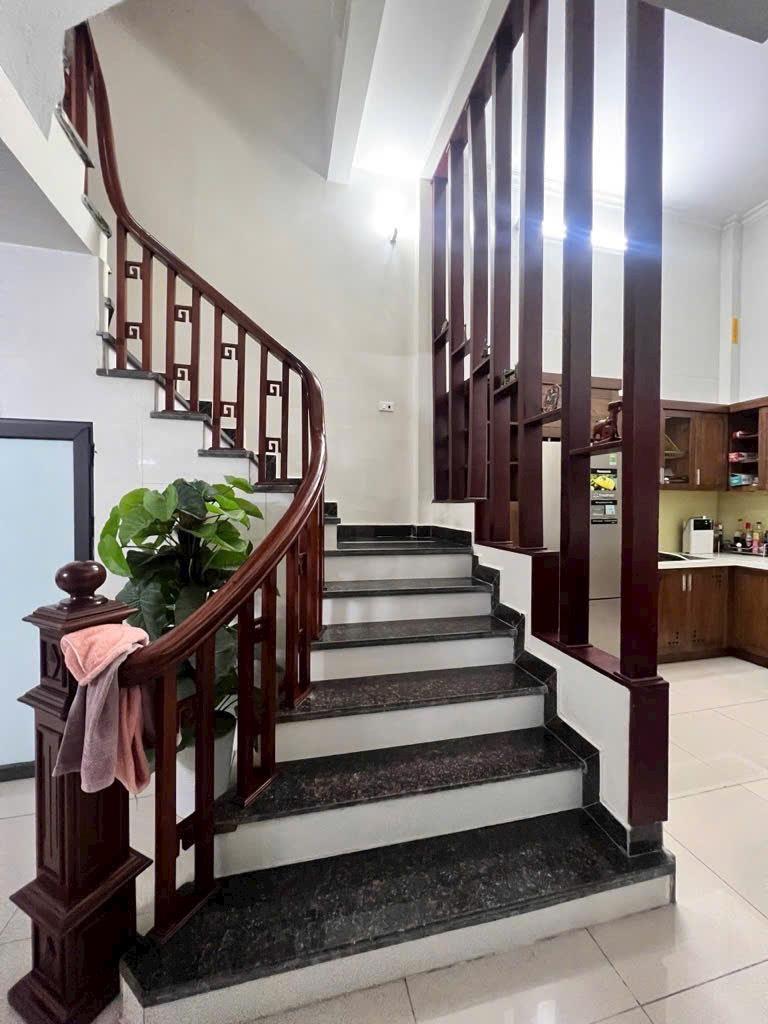 nhà ĐẸP phân lô 50m2, 5 tầng,mặt tiền 4.5m, ô tô tránh, khu vực Quận Hai Bà Trưng2273497