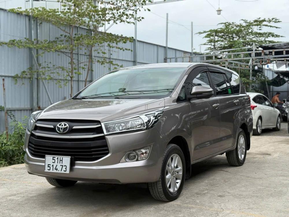 Chính chủ bán xe Innova 2019 2.0E Sàn tự động2230514