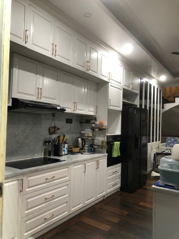 CHO THUÊ NHÀ Diện tích 200m2. Phù hợp cho gia đình hoặc nhóm bạn bè. Có 3 phòng ngủ, 4 nhà về sinh2388477