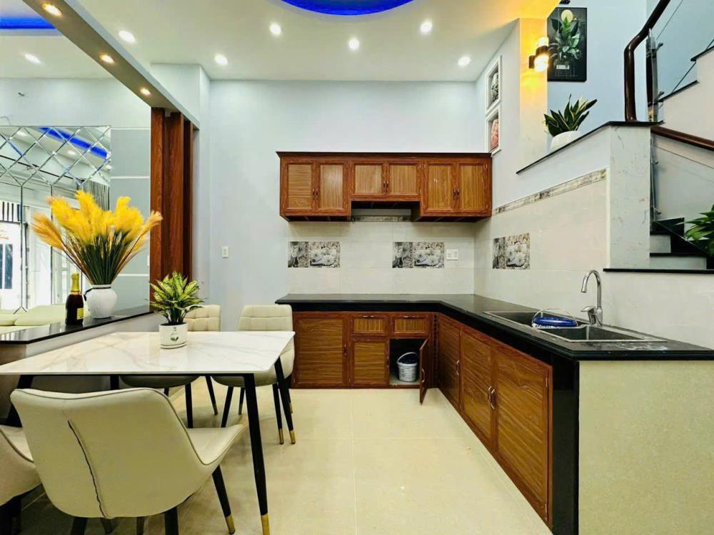 TÌM NGƯỜI Ở GHÉP TRONG NHÀ NGUYÊN CĂN2460319