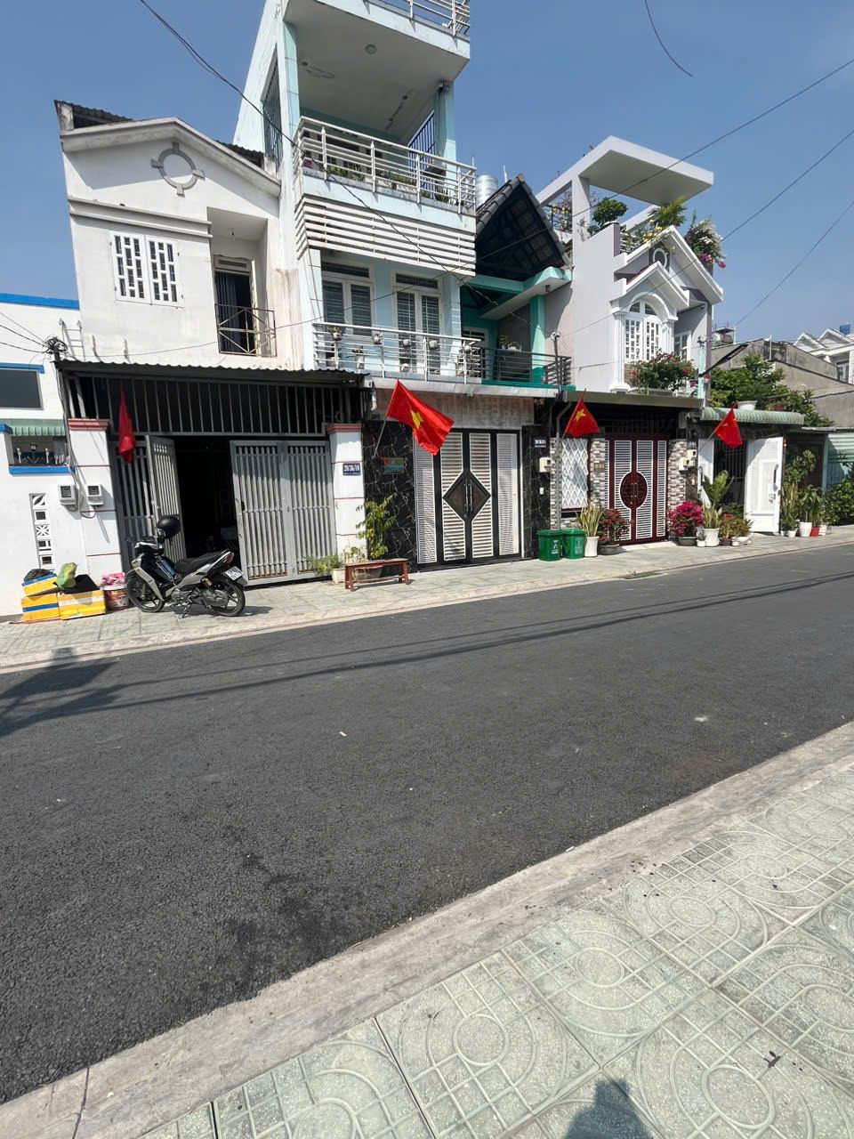 Nhà MT 4pn trệt lầu, 4x20m, hẻm 8m thông, giá siêu rẻ 7.5tr2610186