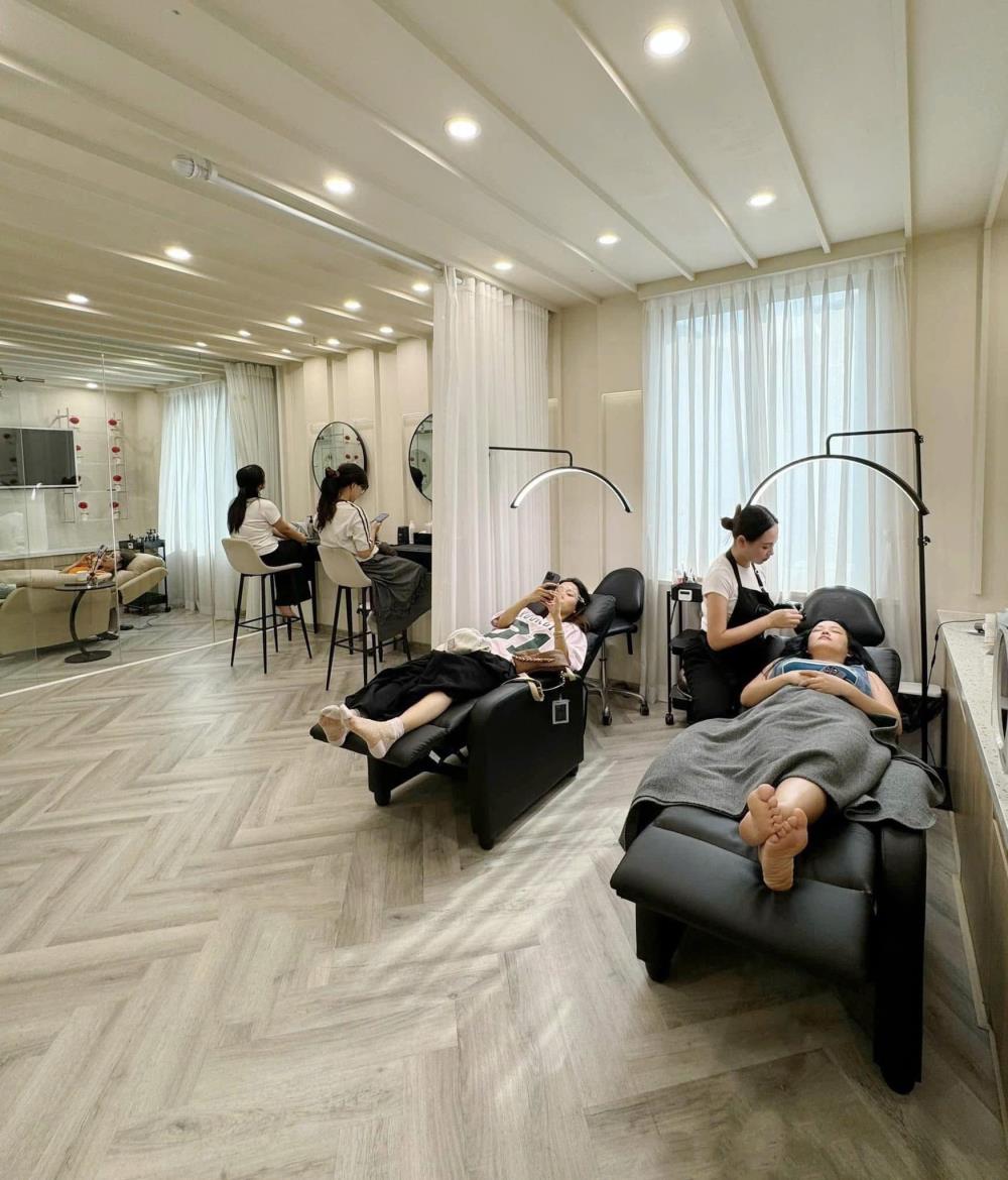 SANG NHƯỢNG CỬA HÀNG BROWBAR – FULL NỘI THẤT, CHỈ VIỆC VÀO LÀM2627951