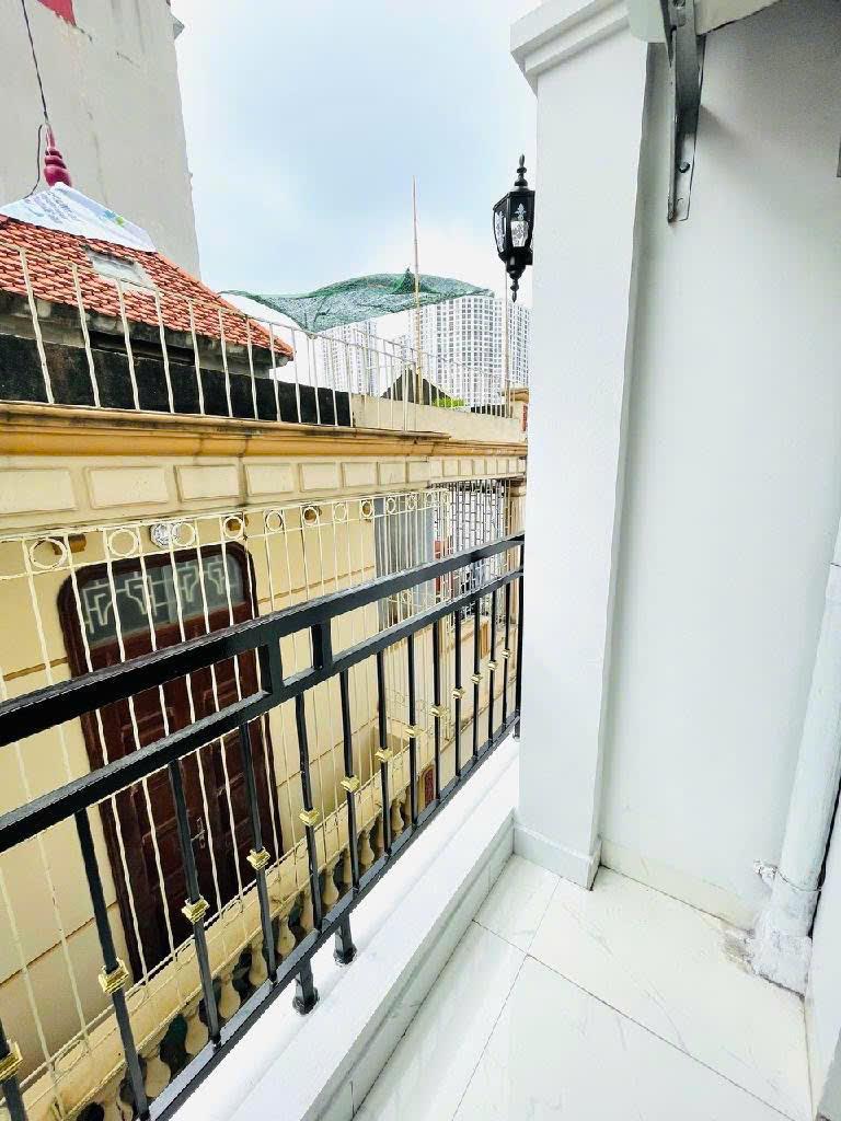 Bán siêu phẩm CHDV đường Láng, 94m2, lô góc,  thang máy, dòng tiền 1 tỷ/năm,  chỉ 18.8 tỷ!2479346
