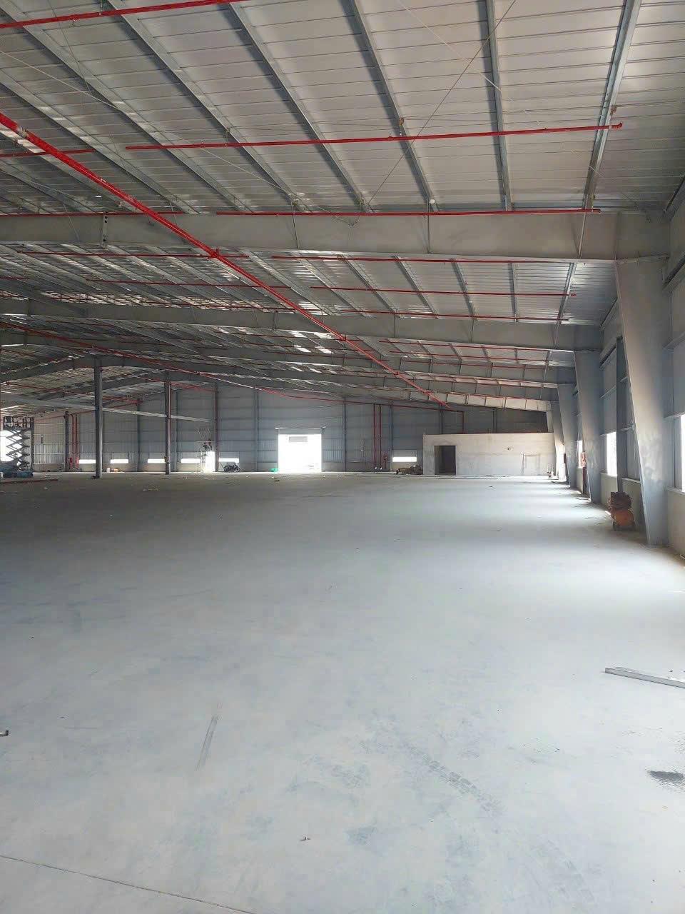 BÁN HOẶC CHO THUÊ KCN VSIP 1. THUẬN AN Tổng diện tích 5900m2 Giá bán. 500$/ m22435074