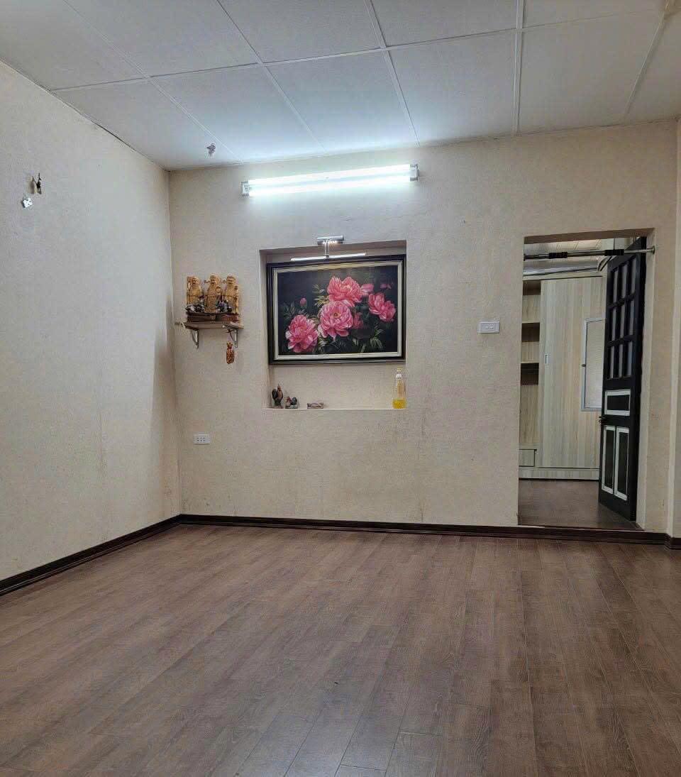 Cho thuê căn hộ Tập thể Giảng Võ 60m2, 2 ngủ, vào được ngay chỉ 7.5 Triệu2585679