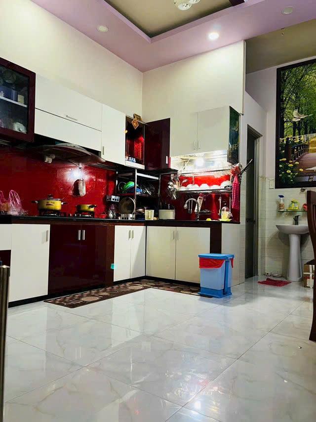 Giá mềm nhất quận 12: 4,75 tỷ - Tân Thới Hiệp 21--dt 4x12 trệt 3 lầu mái đúc -phòng khách, bếp, phòng thờ, phòng giặt, 3 phòng ngủ, 3 wc
- LH: 077 888 5818 -077 478 5818 CHUYÊN BĐS SÀI GÒN2633016