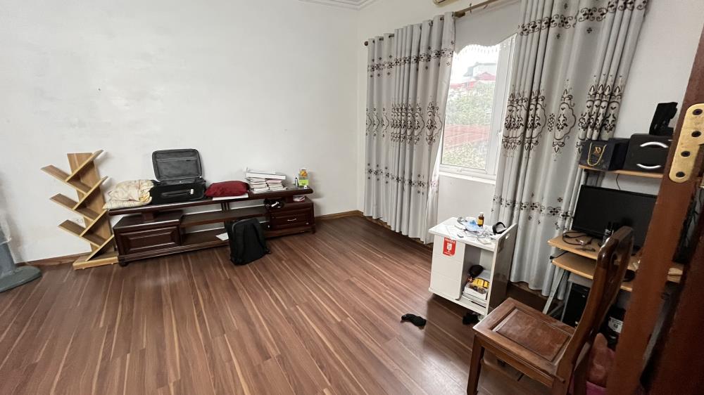Cho thuê nhà riêng ngõ 282 Khương Đình, 3 tầng, 70m2, 3 ngủ, 15 Triệu - VP, KD online, ở nhóm nữ2455188
