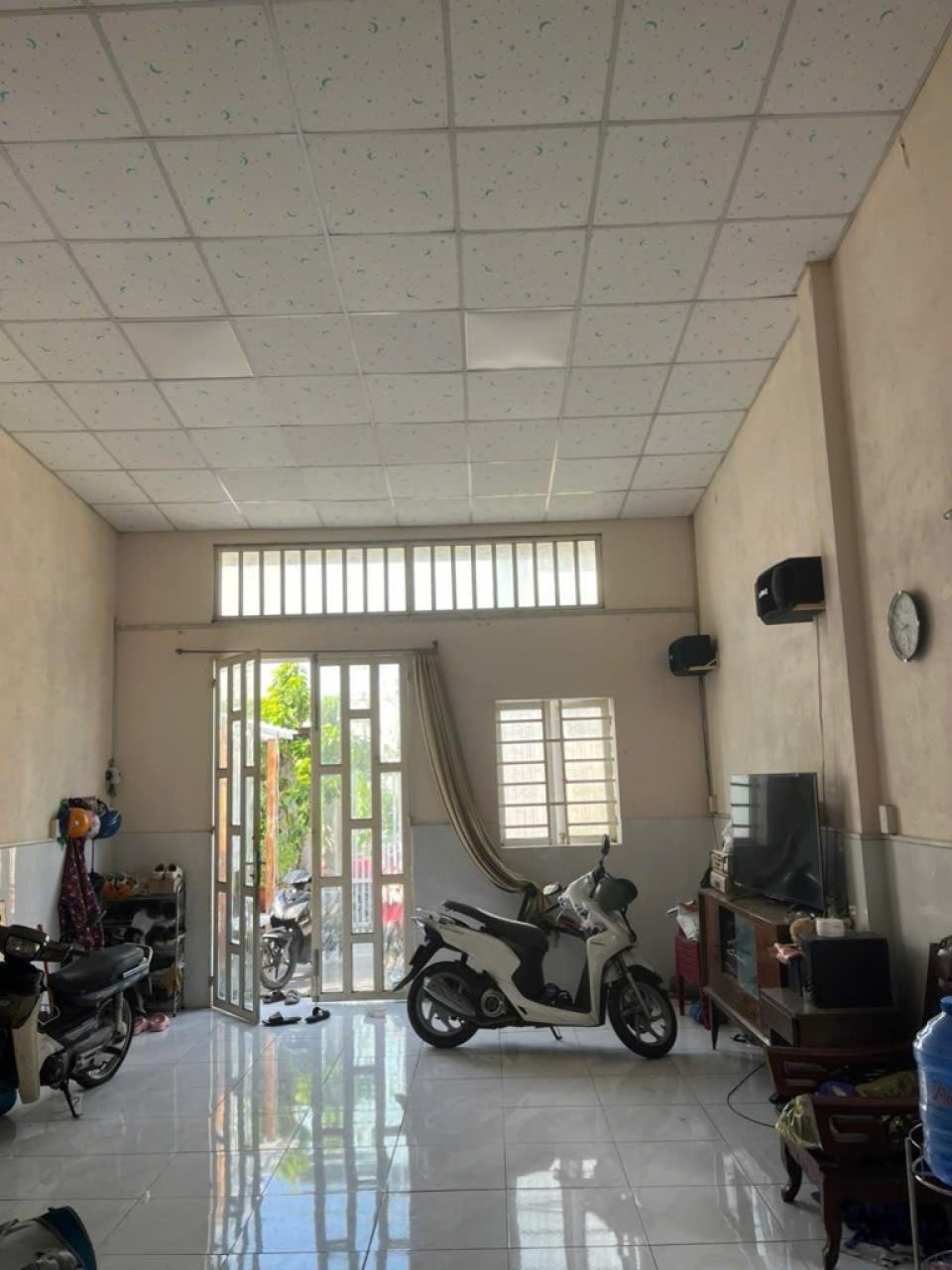 Nhà 2 tầng Thạnh Xuân 40 Q12, 100m2, 5x20m chỉ 3.x tỷ2344668