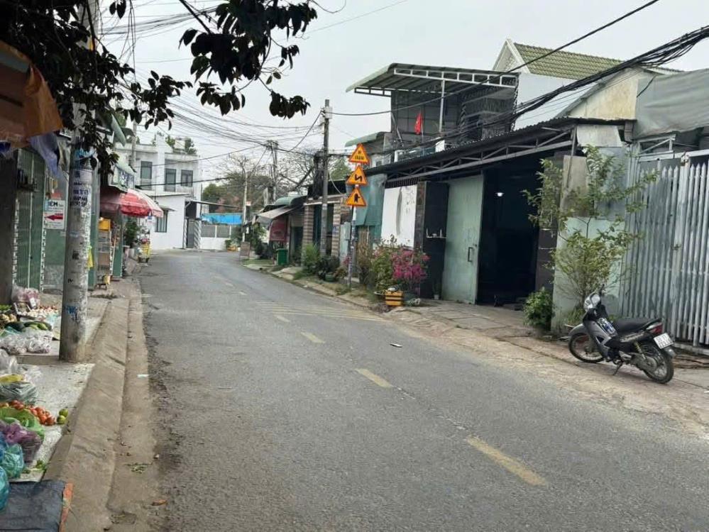 4 Nền FO - Mặt Tiền chuẩn bị xuất xưởng, sát ủy ban nhân dân, sát chợ, sát trường học,2618849