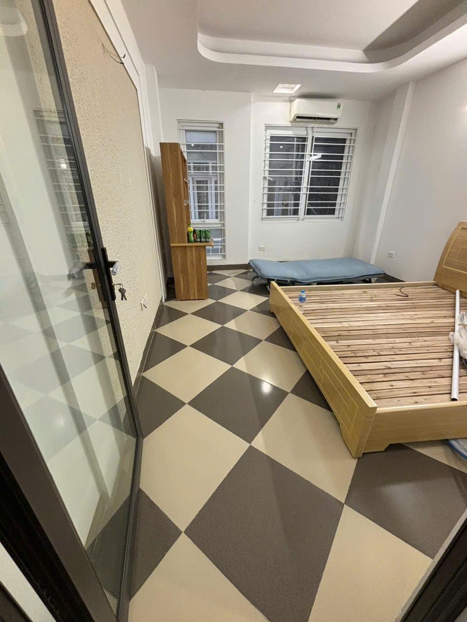 Bán nhà phố Hồ Tùng Mậu gần Đại học Thương Mại 36m2 5 tầng nhỉnh 7 tỷ2413184