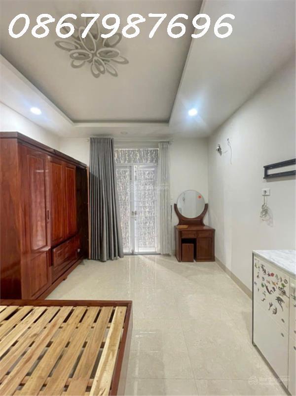 Bán nhà 3 tầng mê đúc chắc chắn DT 54,7m2 nở hậu, đường 5m oto thông, khu vực yên tĩnh , an ninh2415700
