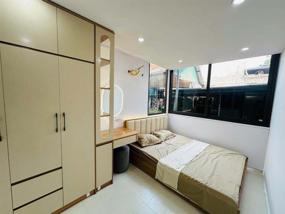 Bán Nhà Tập Thể 3 Tầng Tại Khu Tôn Đức Thắng, Đống Đa - Chỉ hơn 3 tỷ 5 Có 4 phòng ngủ, 2 phòng vệ sinh, 1 phòng khách, 1 phòng thờ, 1 phòng bếp2316239