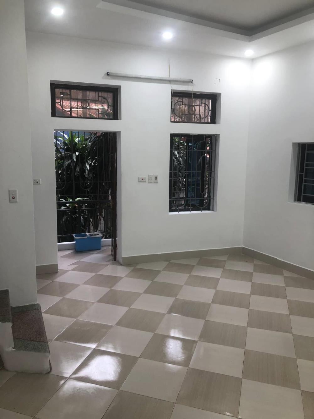 Cho thuê nhà lô góc chính chủ 4 tầng 1 tum, full nội thất, cách mặt đường Quan Nhân 40m2579550